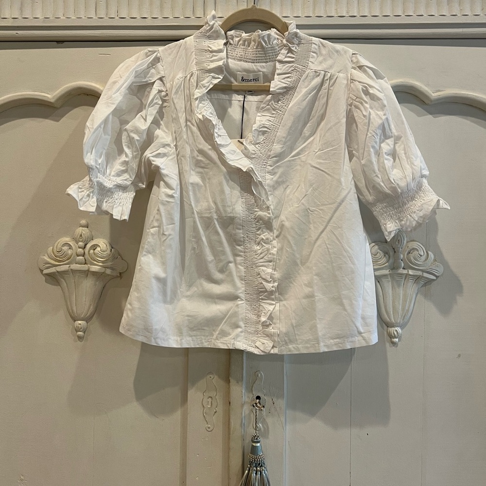 NWT Avara  &Merci White Puff Sleeve Ruffle Top Small